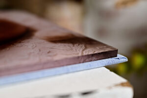 2teiliger fotoaufsteller mit acryl, detail acryl und haptik cover