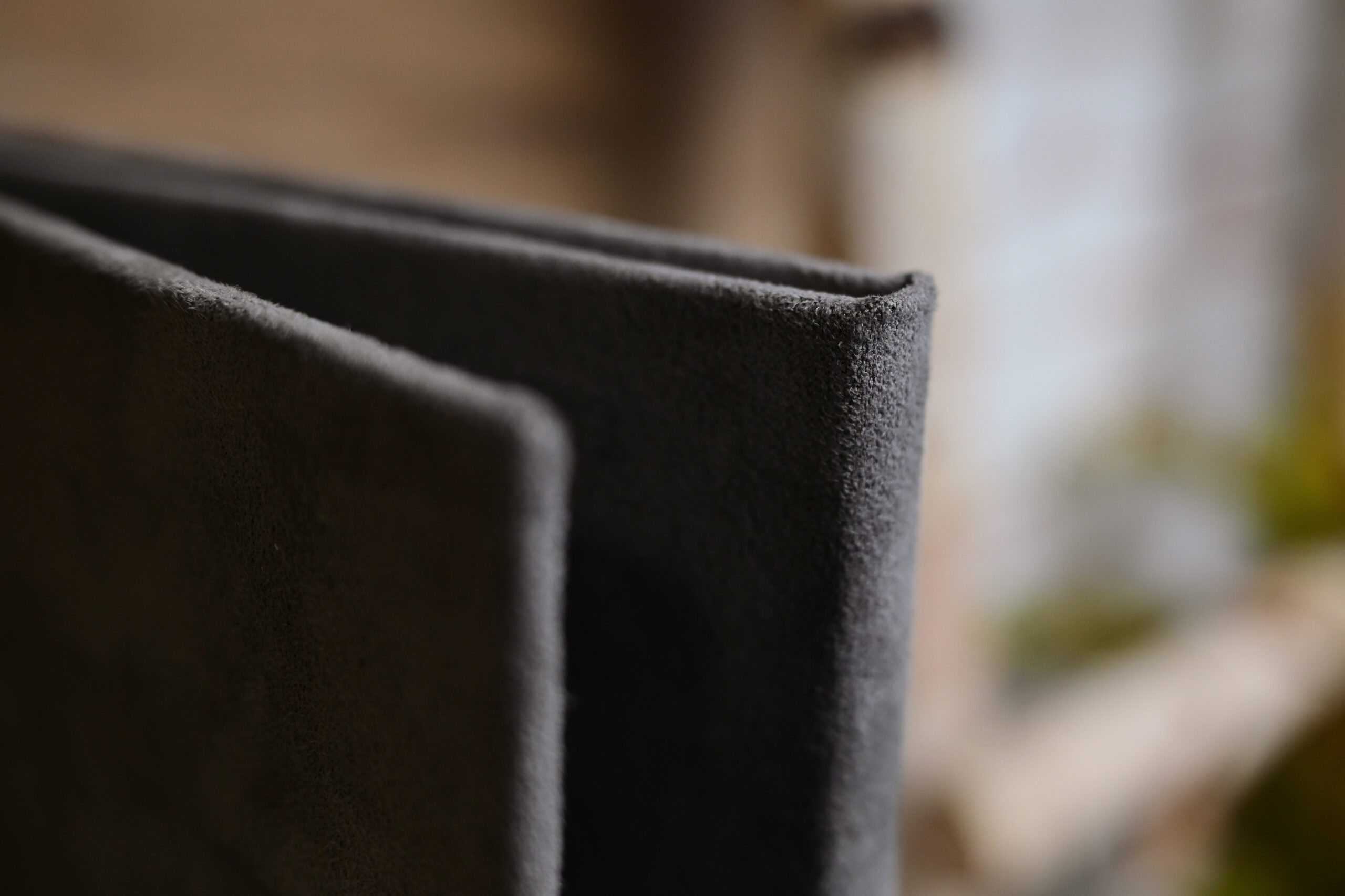 3teiliger fotoaufsteller hochformat mit samt velourcover detail