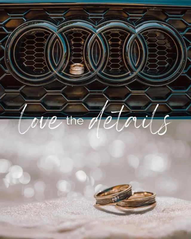 Diese Hochzeitsdetails dürfen auf keinen Fall fehlen – vor allem nicht eure EHERINGE!
Sie sind DAS Symbol eurer Liebe und gehören unbedingt auf eure Hochzeitsfotos!
Denn was bleibt, sind die Erinnerungen… und die kleinen, bedeutungsvollen Details wie eure Ringe. 💍

💍 Mein Tipp:
Legt die Ringe zum Getting Ready bereit, zusammen mit Papeterie, Schmuck & Parfum.
So können ganz besondere Flatlay-Aufnahmen entstehen: ästhetisch & bedeutungsvoll.
Zeitgleich schaue ich bei eurer Hochzeitslocation vor Ort, wo ich diese perfekt in Szene setzen kann.

Was ist euch bei euren Eheringen am wichtigsten?
Schreibe es mir in den Kommentaren, ich bin gespannt!⬇️

Für mehr Tipps rund um eure Hochzeitsfotos: Speichern & Folgen nicht vergessen!

Herzlich,
Sibylle von forever in love Fotografie
♡♡♡

#hochzeitsdetails #eheringe #weddingflatlay #hochzeitsfotografie #verlobt2025 #heirateninsachsen #hochzeitsfotograf #authentischehochzeitsfotos #gettingreadymoments #detailaufnahmenhochzeit #weddinginspo #fotografchemnitz #foreverinlovefotografie