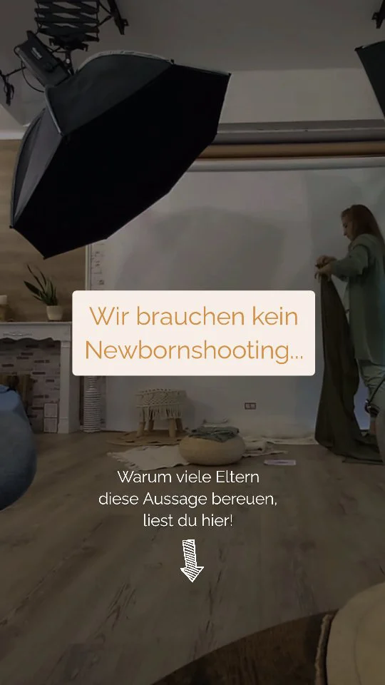 Vielleicht habt ihr es auch schon gesagt:
„Wir brauchen kein Newbornshooting.“
„Wir machen einfach selbst ein paar Fotos.“
„Das ist doch nicht so wichtig…“

Und Monate später höre ich von so vielen Eltern denselben Satz:
„Wir hätten es doch machen sollen.“
„Unser Baby hat sich in so kurzer Zeit so schnell verändert.“
„Wir haben keine Familienaufnahmen.“

Warum?
Weil diese ersten Wochen nicht wiederkommen.
Weil euer Baby sich jeden Tag verändert.
Weil man in dieser Zeit so müde, überwältigt, verliebt und erschöpft ist, dass Erinnerungen schnell verschwimmen.

Ein professionelles Newbornshooting bedeutet nicht:
perfekt posierte Bilder.

Es bedeutet:
♥ die winzigen Hände
♥ der erste Flaum
♥ die kleinen Geräusche
♥ die Geborgenheit auf Mamas Brust
♥ die Vertrautheit in Papas Armen
♥ Aufnahmen als Mama mit Baby
♥ die ersten Familienbilder

Es ist die erste Zeit eures Babys.
Unwiederholbar.
Einmalig.
Magisch.

Wenn du irgendwann zurückschaust,
dann wirst du froh sein, dass du dieses Wunder festgehalten hast.

DM „BABY“, wenn du die ersten Wochen deines Wunders nicht verpassen möchtest.

Herzlich,
Sibylle von forever in love Fotografie 

📍 Fotoatelier Chemnitz Adelsberg 

#foreverinlovefotografie #fotografchemnitz #Newbornshooting