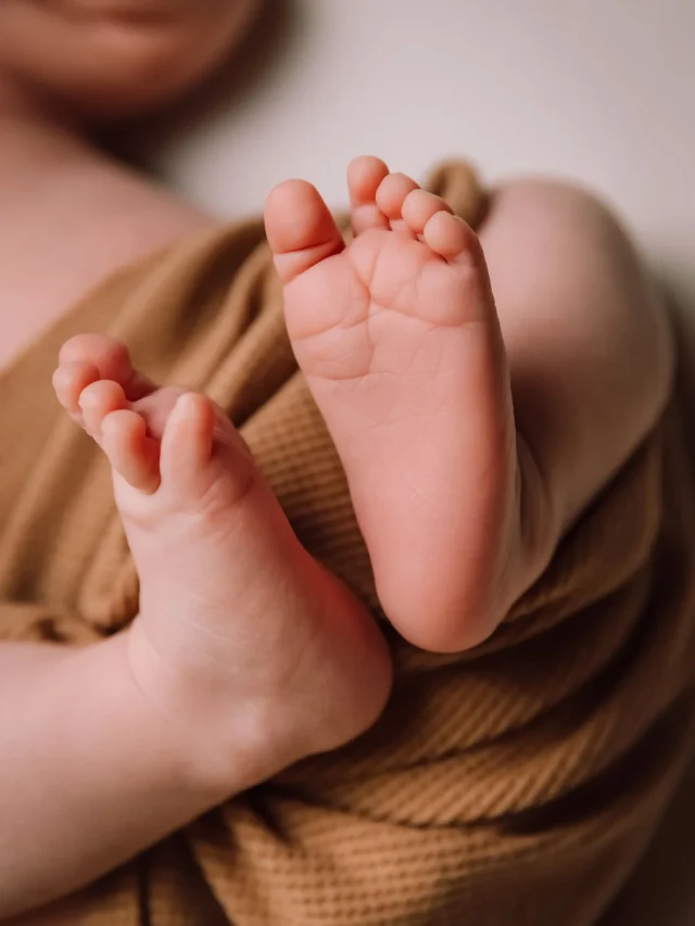 Möchtest du diese zarten Momente für immer festhalten?
Dann sichere dir jetzt deinen Termin für ein Newbornshooting: liebevoll, entspannt, mit viel Geduld und ganz natürlich.

Schreib mir eine Nachricht oder kommentiere „NEWBORN“, ich freue mich auf eure kleine Familie.

♡ Deine Sibylle
Forever in love Fotografie

📍 Chemnitz | Termine nach Vereinbarung