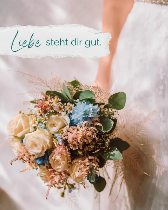 Liebe steht dir gut. 🤍

Und weißt du, was noch viel schöner ist?
...Wenn man sie nicht nur sieht, sondern auch fühlt.
In kleinen Blicken zwischen euch, in einem Lächeln, in den liebevollen Berührungen...oder in all den leisen Momenten, die zwischen zwei Menschen entstehen.
Genau diese Augenblicke liebe ich so sehr.
Denn jede Hochzeit und jedes Paar erzählt ihre eigene Geschichte...voller Vorfreude, Glück, Emotionen und ganz viel Liebe. ♡

Love
is
the
Story ♡

Es sind nicht nur eure Fotos, sondern es sind Erinnerungen von einem Tag, der für immer bleibt.

💌 Ihr heiratet 2028 oder 2029 und möchtet eure Geschichte in liebevollen Bildern festhalten?
Dann freue ich mich auf eure Nachricht. Schreibe in den Kommentaren LOVE und ich melde mich direkt bei dir.⬇️

Sibylle von forever in love Fotografie
