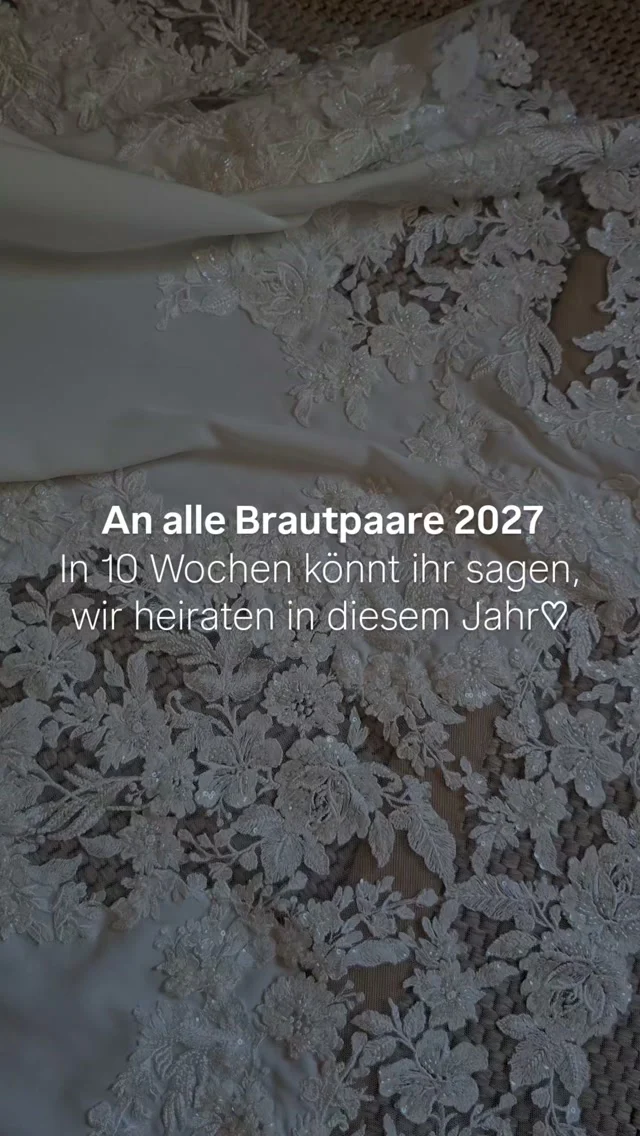 Das ist für alle Brautpaare die 2027 heiraten 💛

In 10 Wochen könnt ihr endlich sagen:
Wir heiraten dieses Jahr!🥹💍

Vielleicht fühlt es sich gerade noch so weit weg an, aber die Zeit vergeht so schnell und plötzlich wird aus „irgendwann 2027“ ganz schnell:
♡ Das ist unser Jahr, unser Hochzeitstag und unsere Hochzeitsbilder.

Wenn ihr 2027 heiratet, dann beginnt eure Geschichte, eure Lovestory!

💌 Ihr sucht noch eure Hochzeitsfotografin 2027 / 2028 in Chemnitz, Sachsen oder Umgebung? Schreibt mir HOCHZEIT per DM und vielleicht darf ich schon bald eure Geschichte festhalten und erzählen.

Und jetzt will ich es wissen:
Wann ist euer großer Tag 2027? 💍

In Liebe 
Sibylle von forever in love Fotografie 

#hochzeit2027 #hochzeitsfotografie #foreverinlovefotografie
